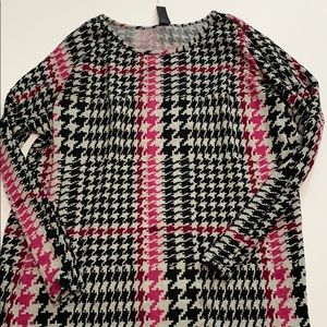 EUC Agnes and Dora Urban Sweatshirt